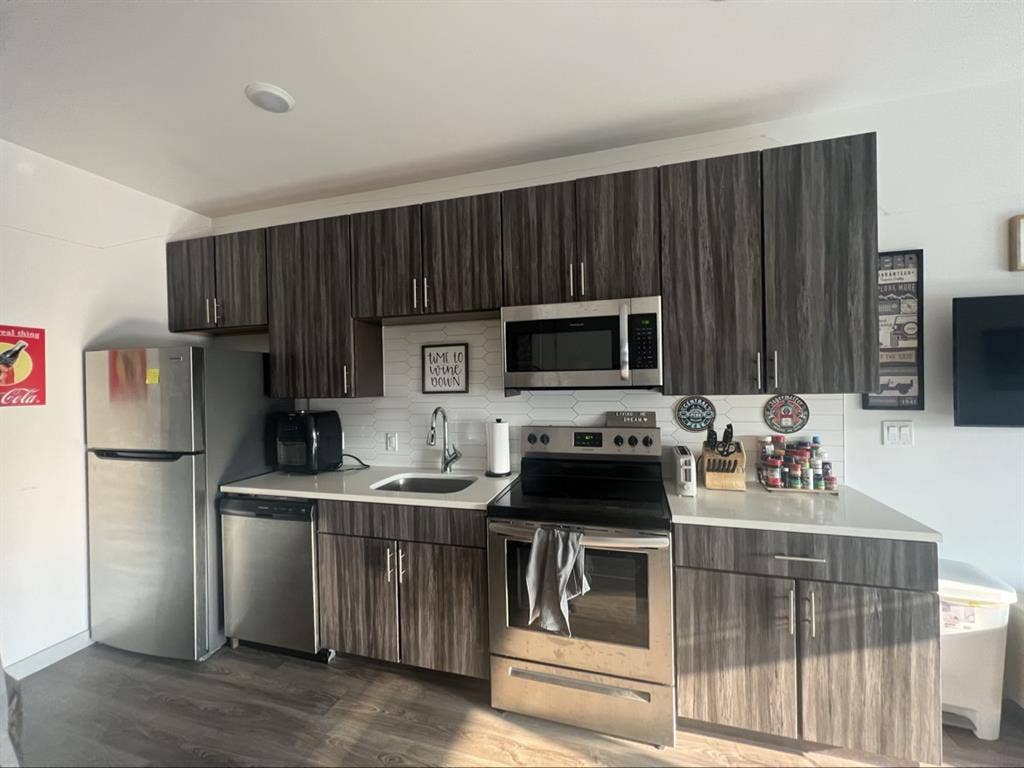 1BR/1BA relet $4500 incentive!