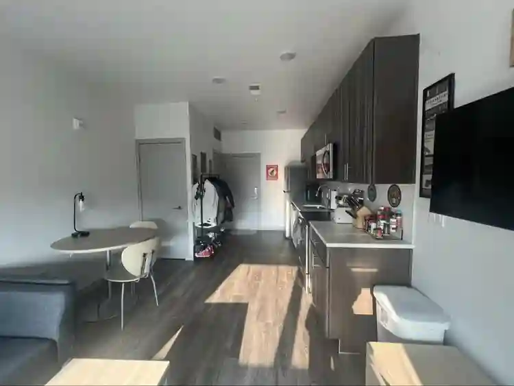 1BR/1BA relet $4500 incentive!
