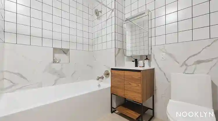 Flat in Vinegar Hill / Dumbo
