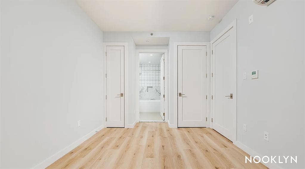 Flat in Vinegar Hill / Dumbo
