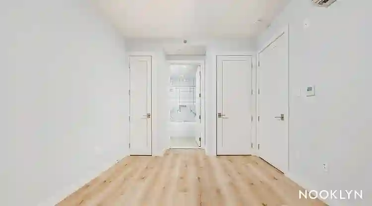Flat in Vinegar Hill / Dumbo
