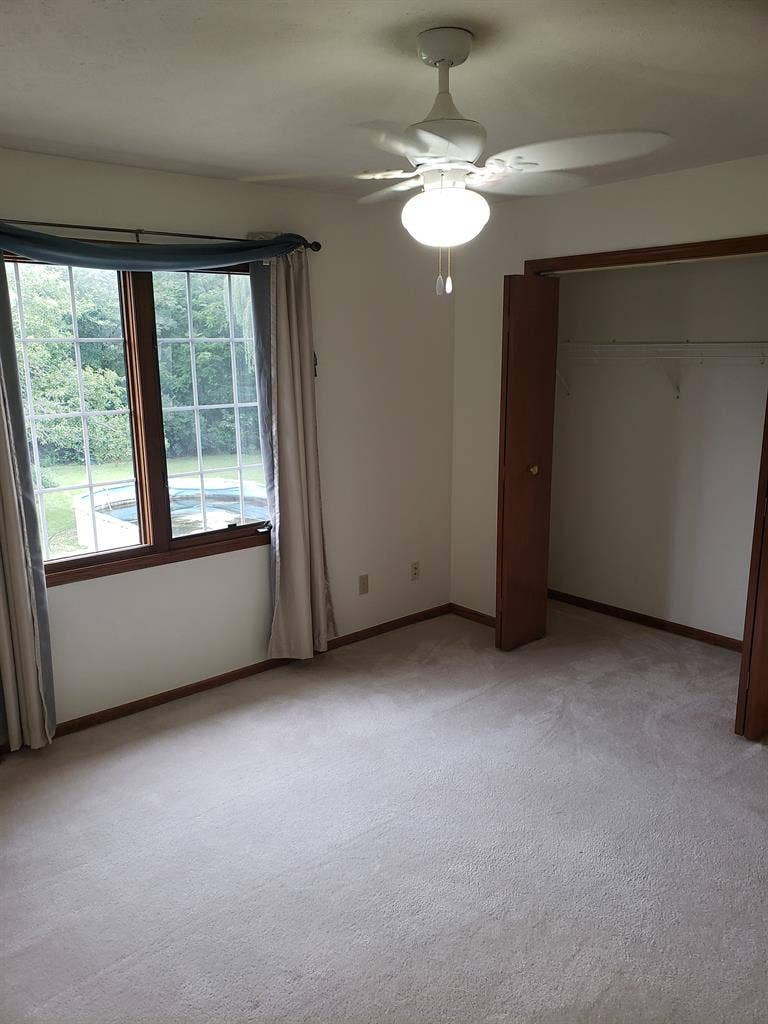 Room for Rent in large 2 story home