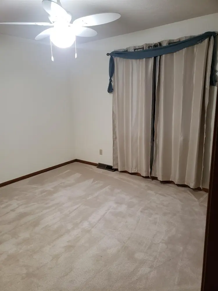 Room for Rent in large 2 story home