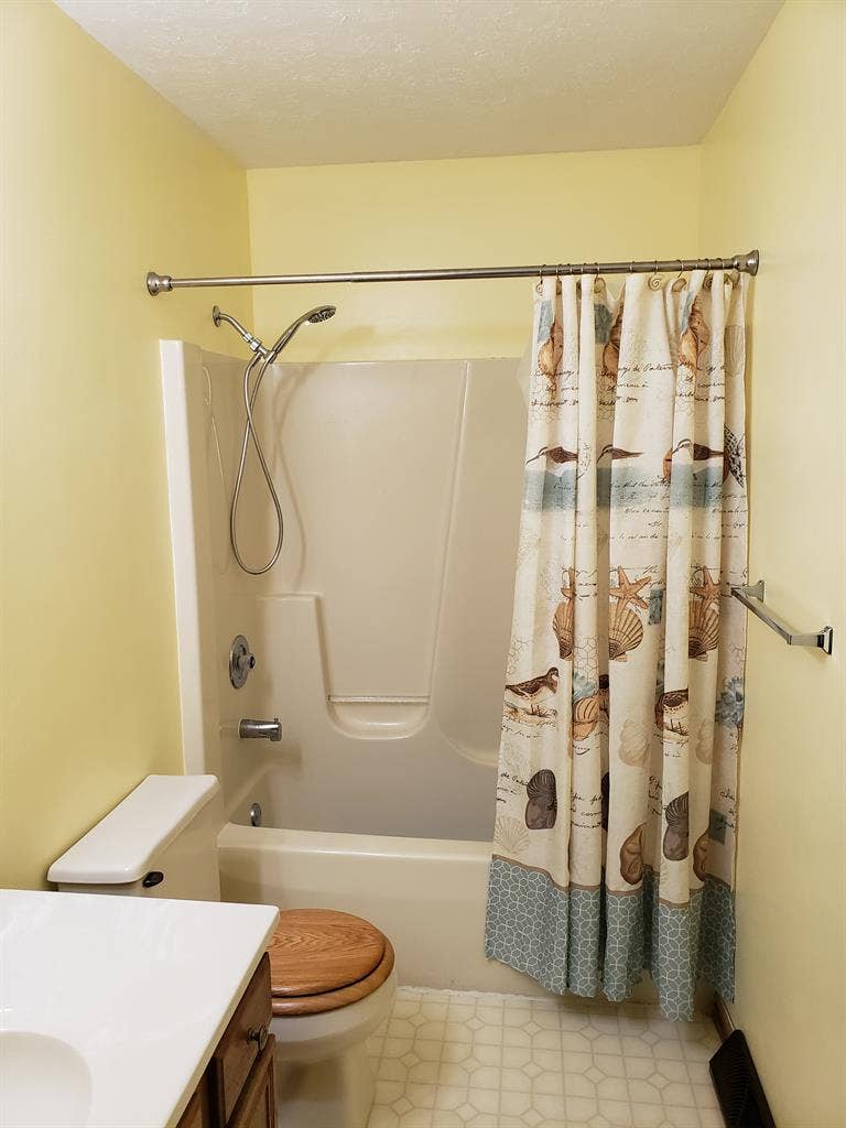 Room for rent in large 2 story home