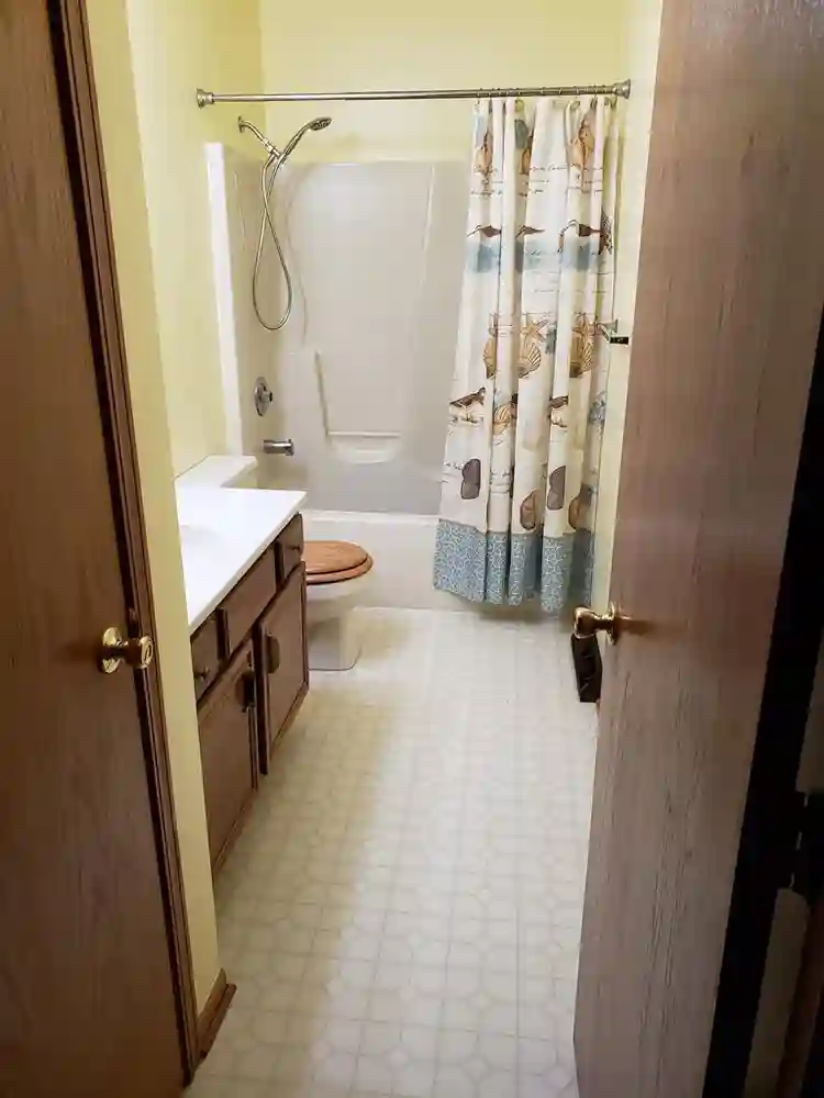 Room for rent in large 2 story home