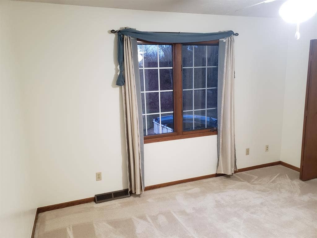 Room for rent in large 2 story home