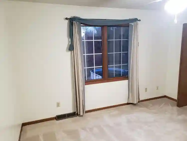 Room for rent in large 2 story home