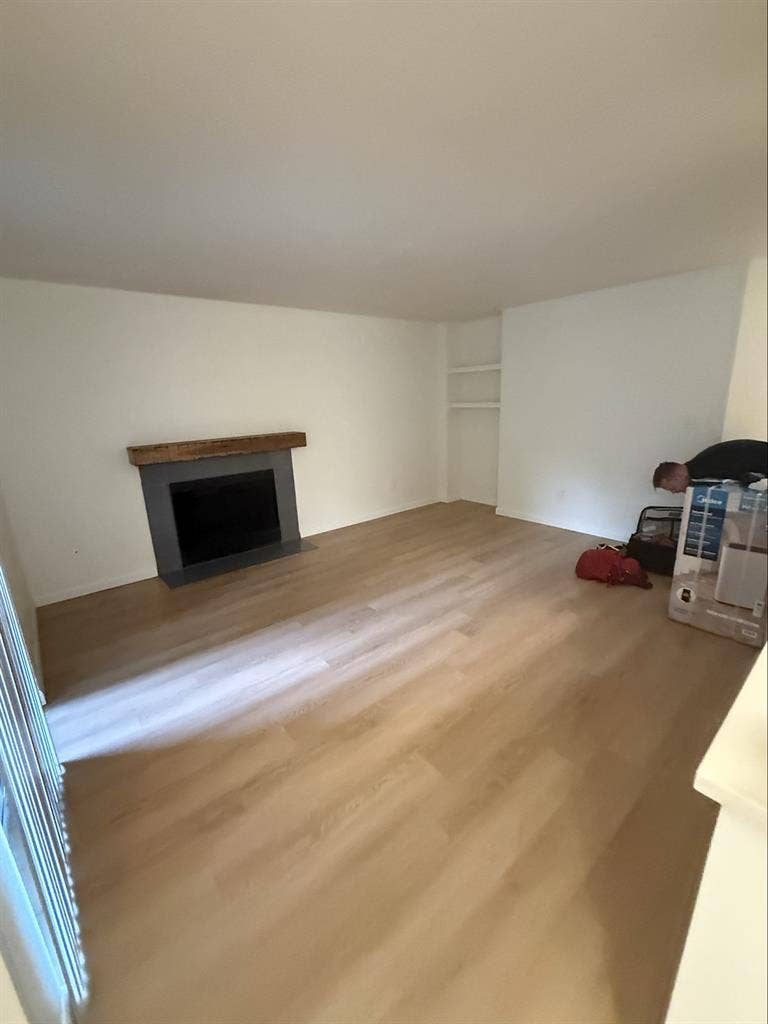 ISO a roommate in Federal Way
