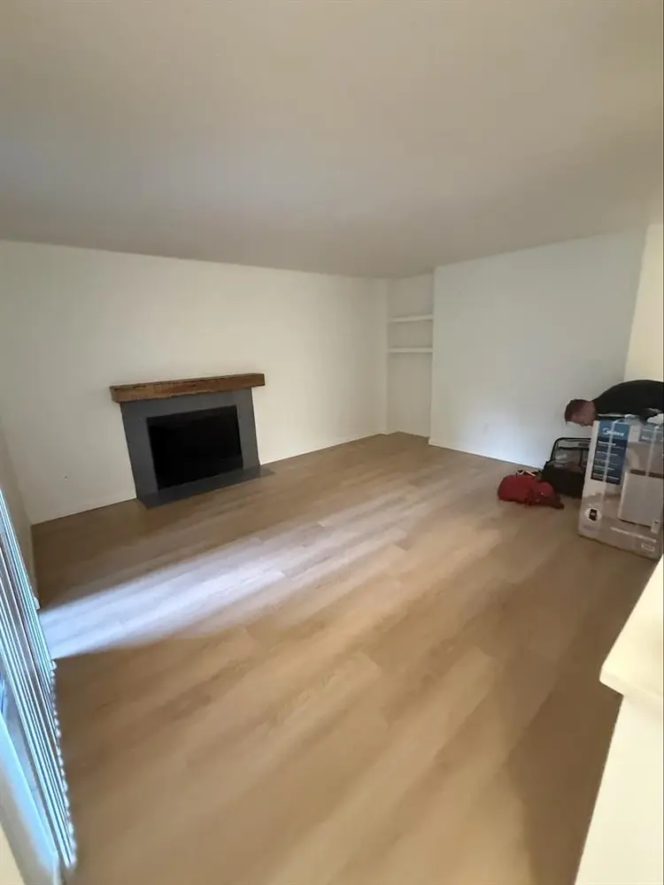 ISO a roommate in Federal Way