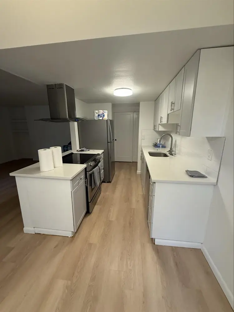 ISO a roommate in Federal Way