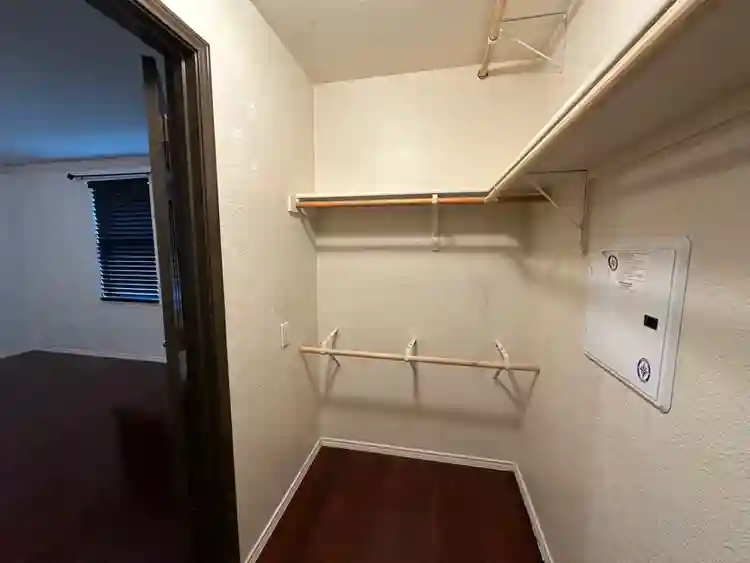 Frisco room with awesome bathroom!