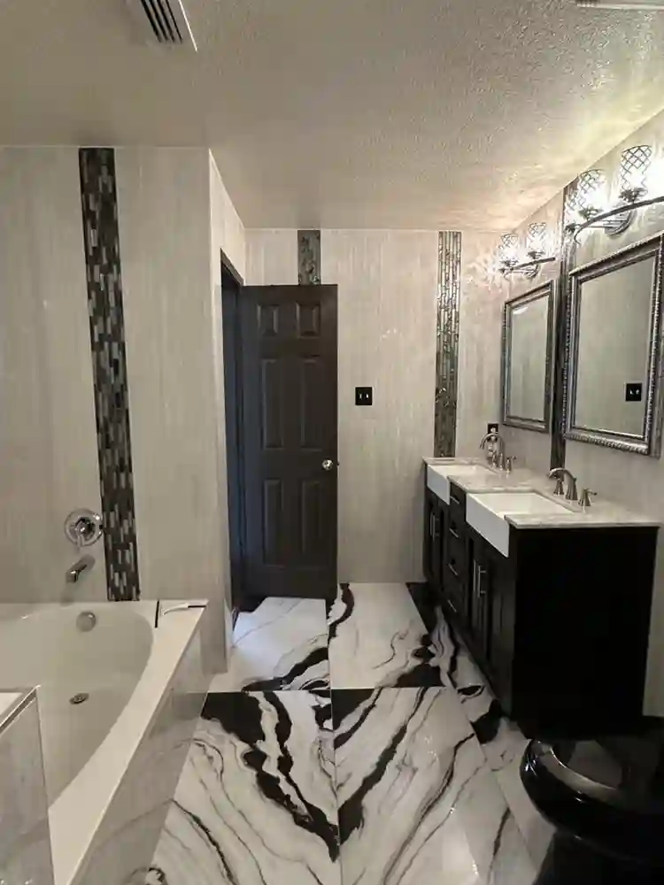 Frisco room with awesome bathroom!