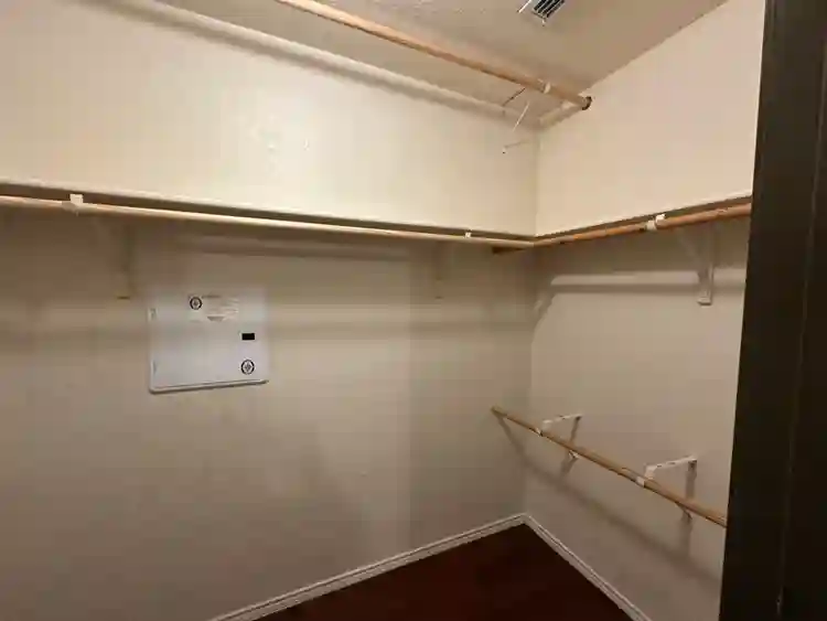 Frisco room with awesome bathroom!