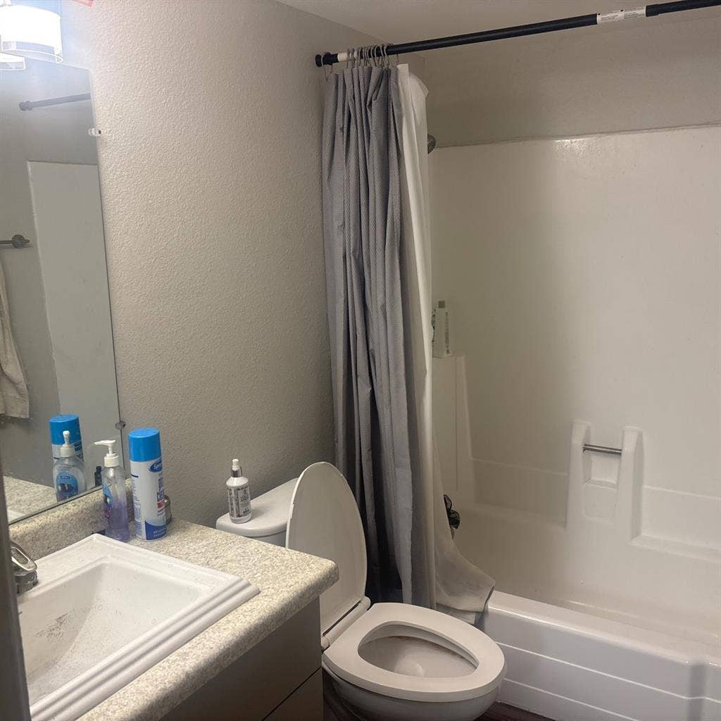 Private room and shared bathroom