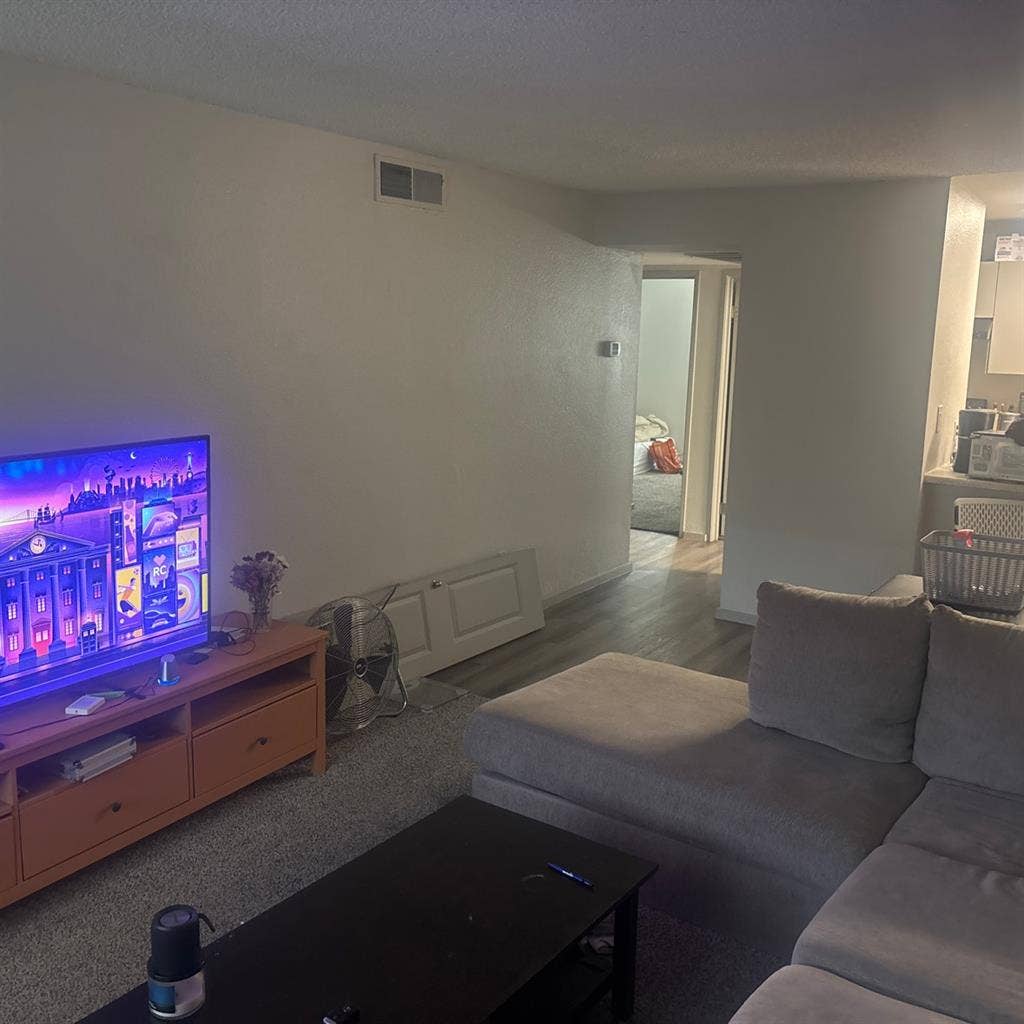 Private room and shared bathroom