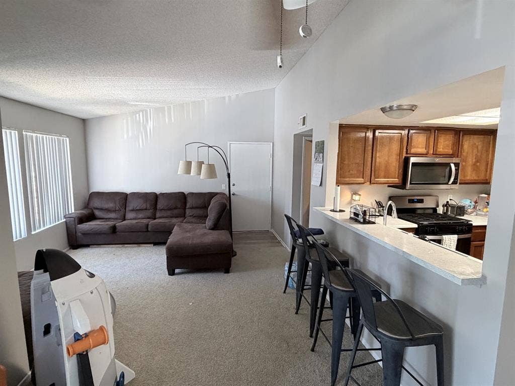 Room for rent with bed and tv