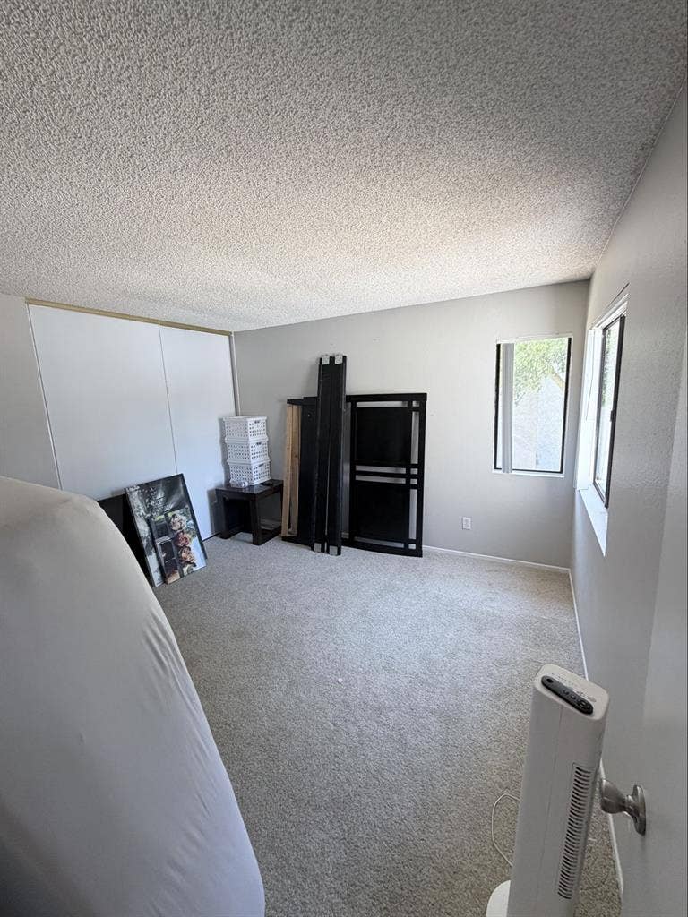 Room for rent with bed and tv