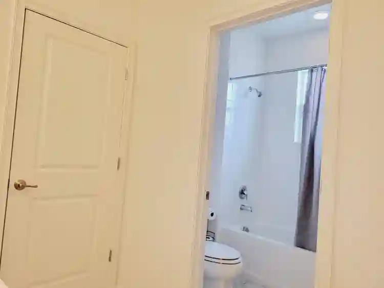 1 BEDROOM FOR RENT