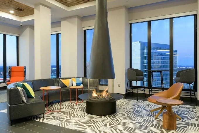 Lease Takeover - The Standard @NB