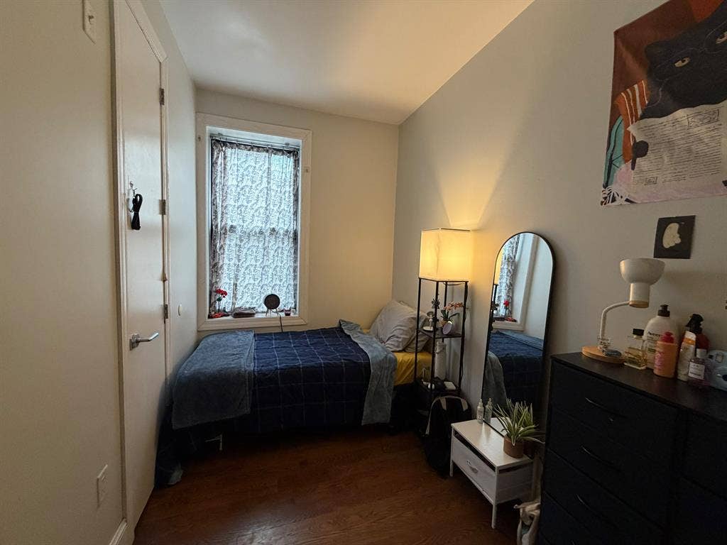 2 Rooms available at Ridgewood