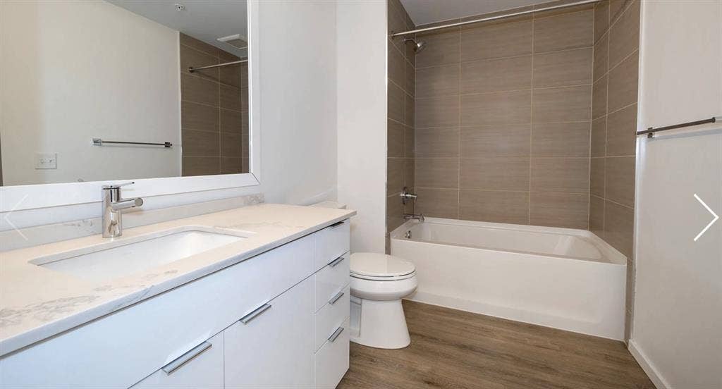 Very modern spacious 2br/2ba