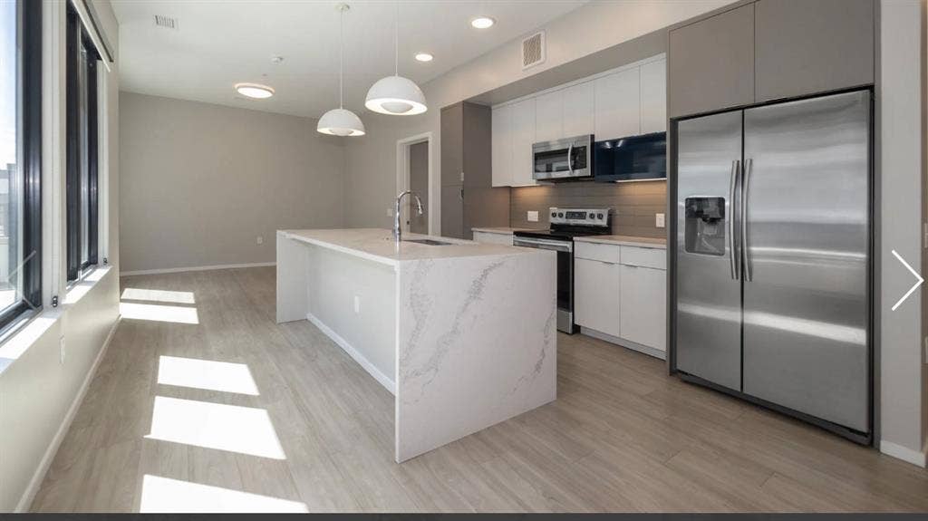 Very modern spacious 2br/2ba