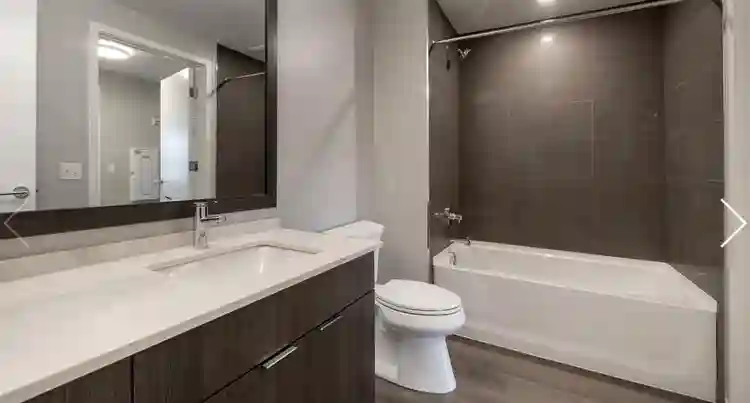 Very modern spacious 2br/2ba