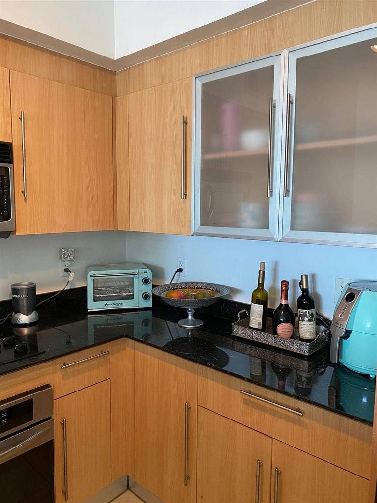 WATER VIEW FURNISHED BEDROOM +BATHR