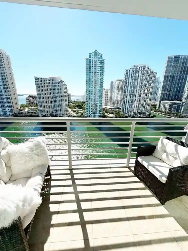 WATER VIEW FURNISHED BEDROOM +BATHR