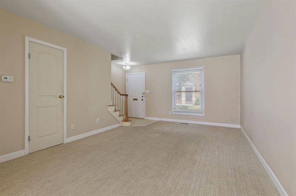 2 bed 1.5 bath apartment for rent