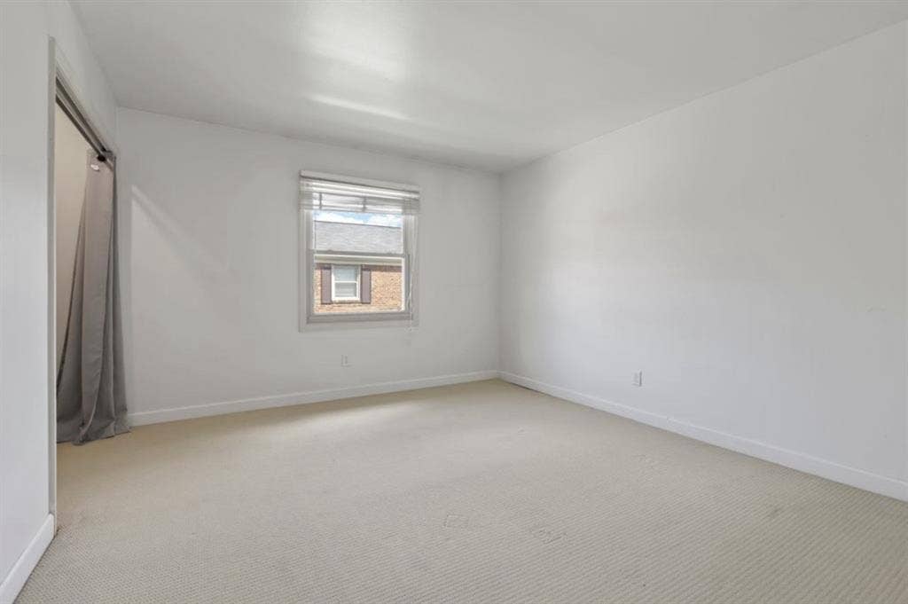 2 bed 1.5 bath apartment for rent