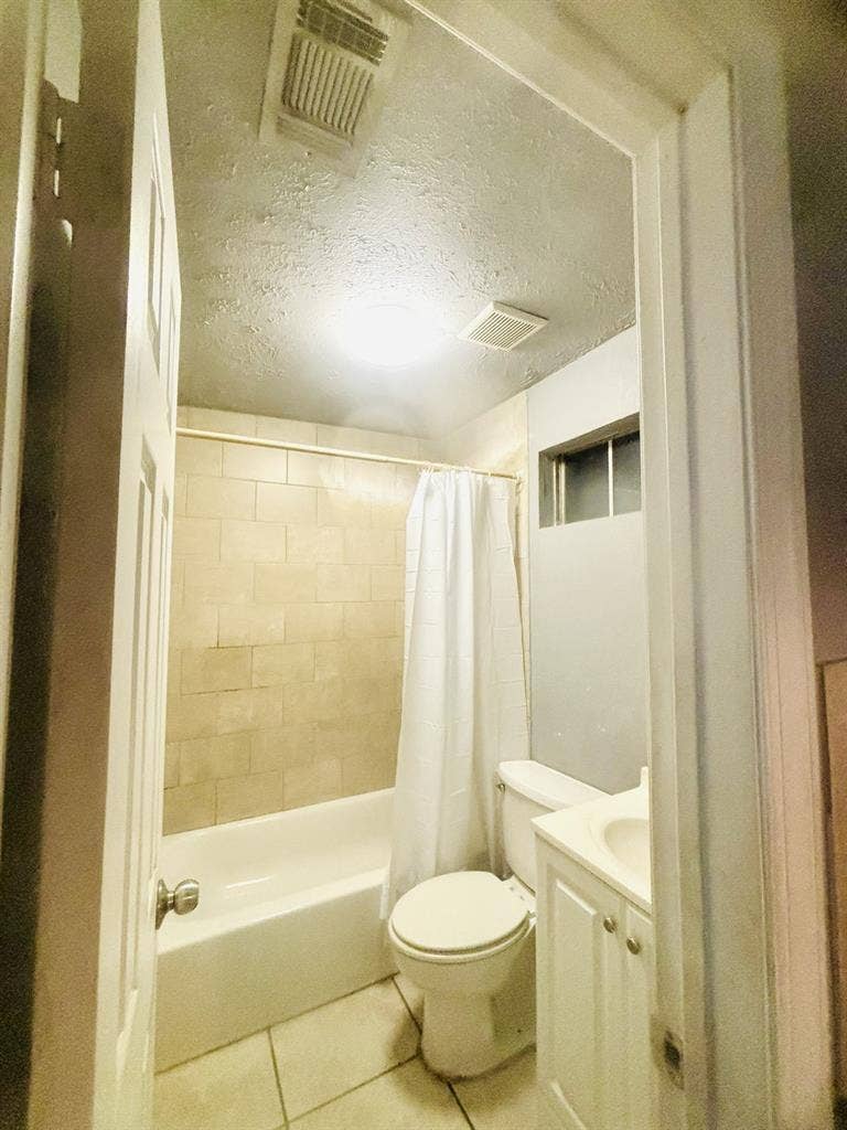 A private entrance studio for rent