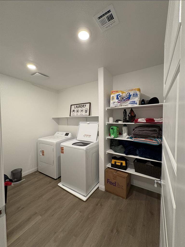 Private bedroom/Private bath $500
