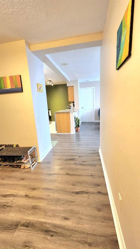 Private Room Female Roommate STC