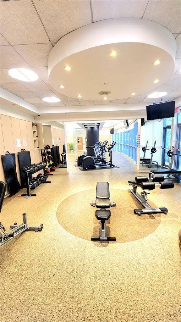 Private Room Female Roommate STC