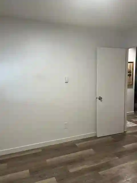 Unfurnished Private Room and Closet