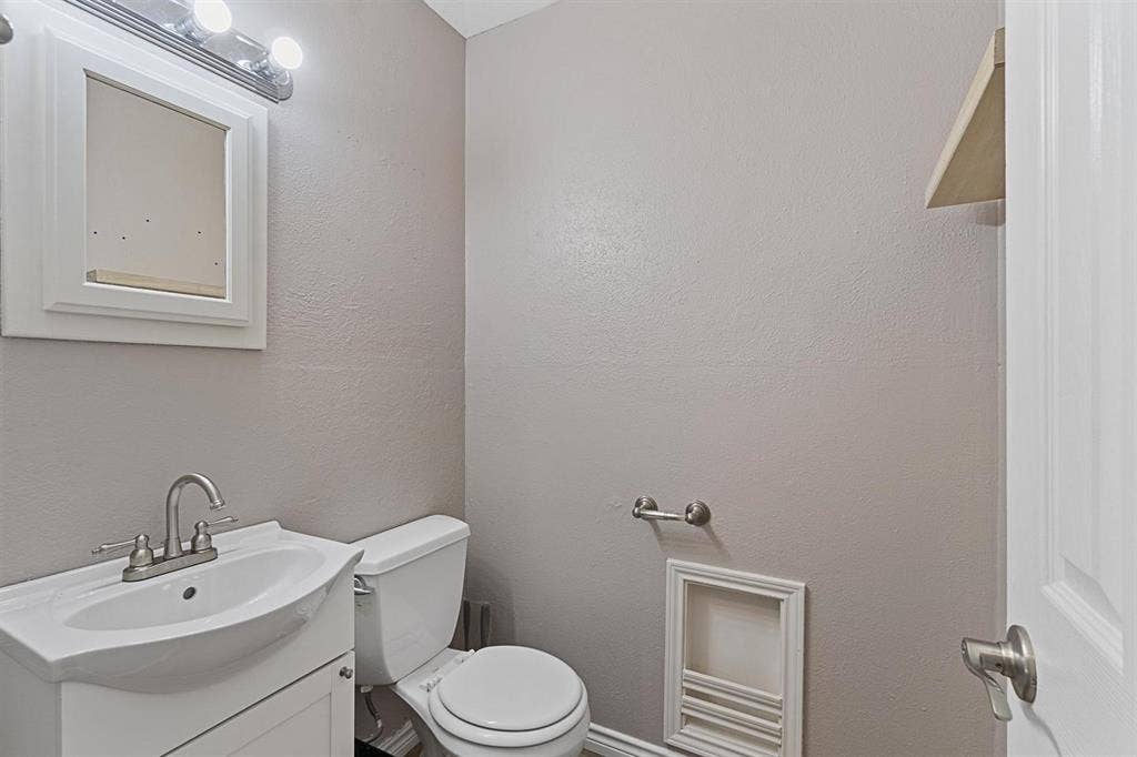 1 BR in Garland