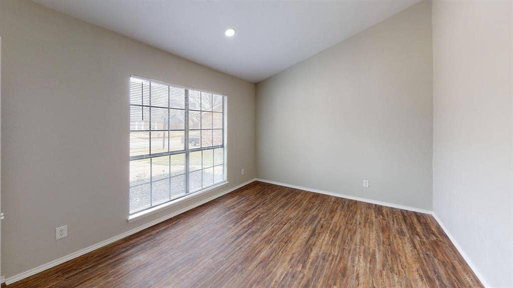 1 BR in Arlington