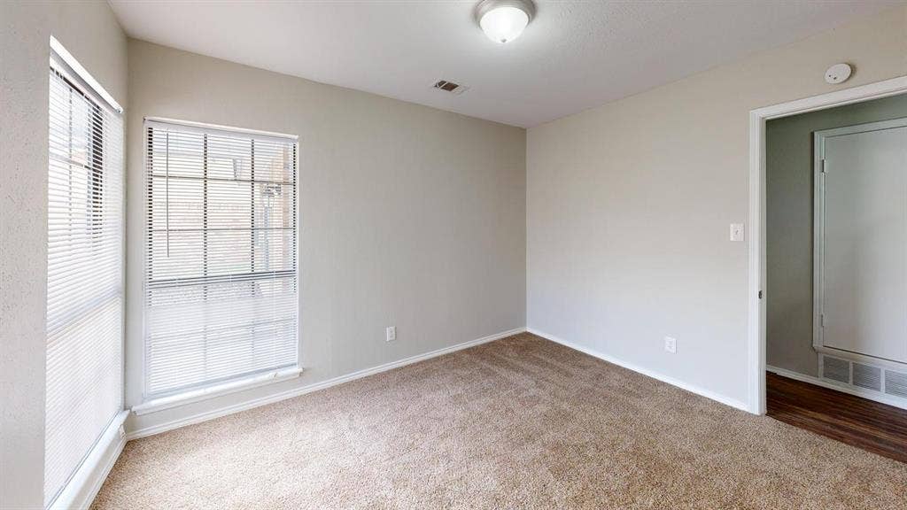 1 BR in Arlington