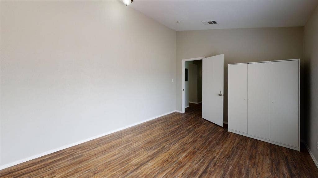 1 BR in Arlington