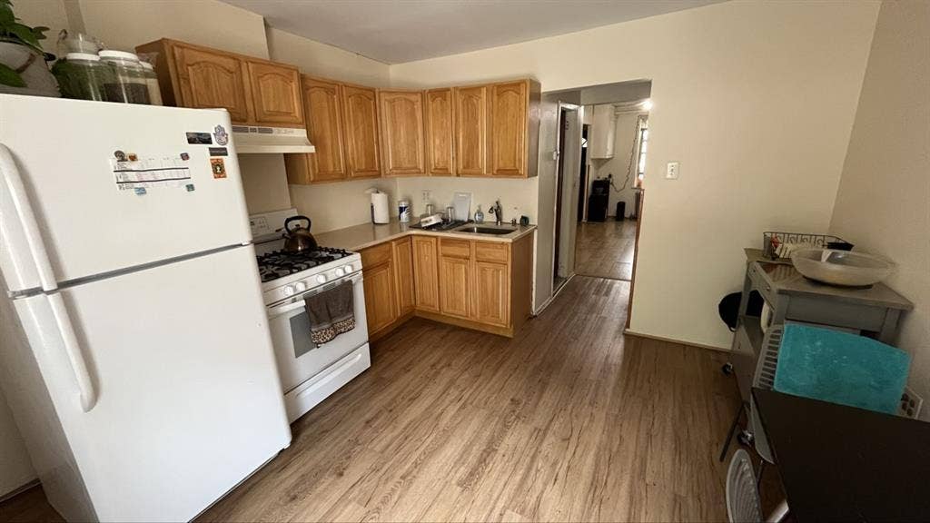 Room in Astoria 2br/1.5 bath