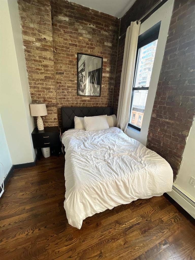 Fully furnished with flexible stay