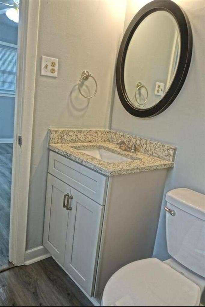 3bed house w/ fenced in back yard!