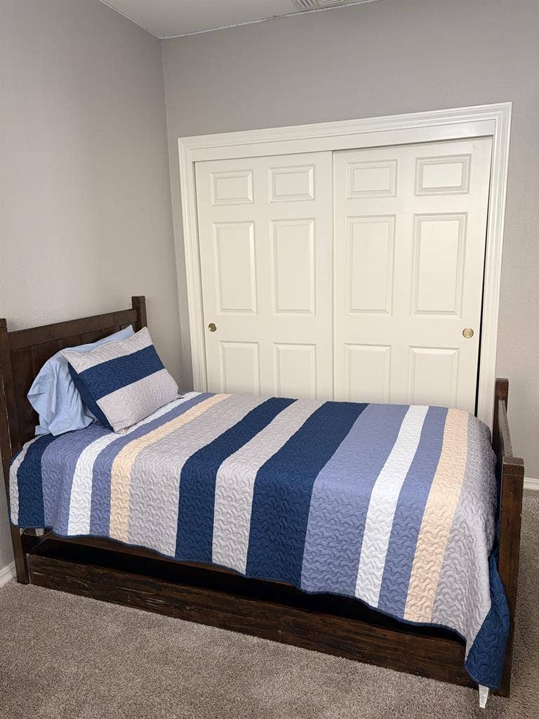 Granite Bay Room Available