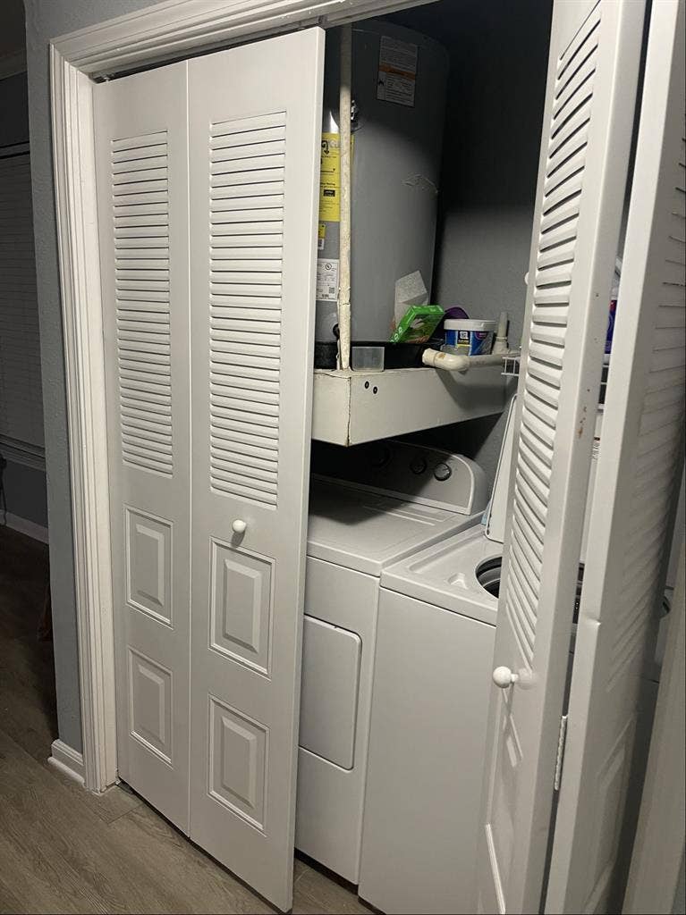 looking for a female roommate