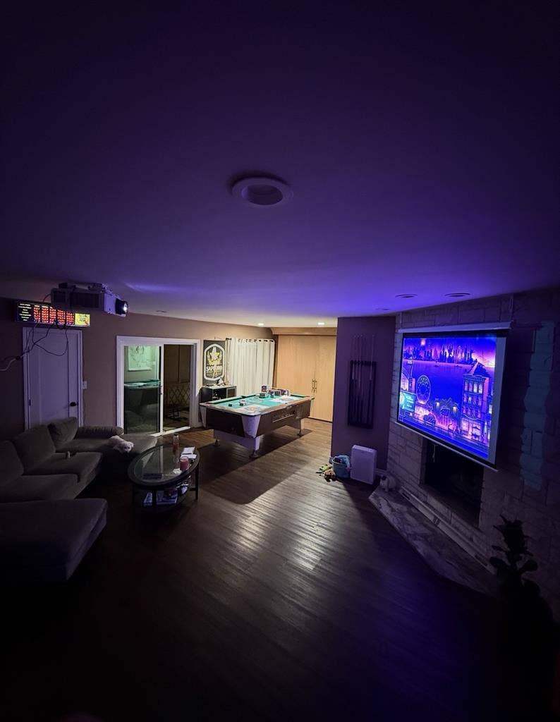 3 bed, 2 bath (~2100 sf) top floorr