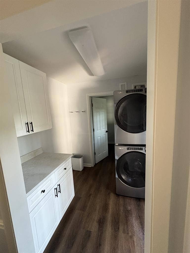 Modern 3 Bed 3.5 Bath House Athens