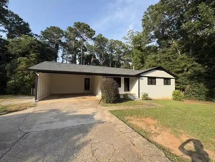 Modern 3 Bed 3.5 Bath House Athens