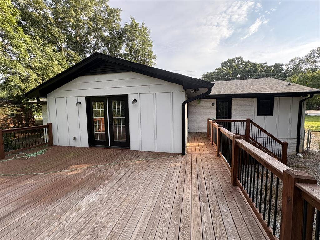 Modern 3 Bed 3.5 Bath House Athens