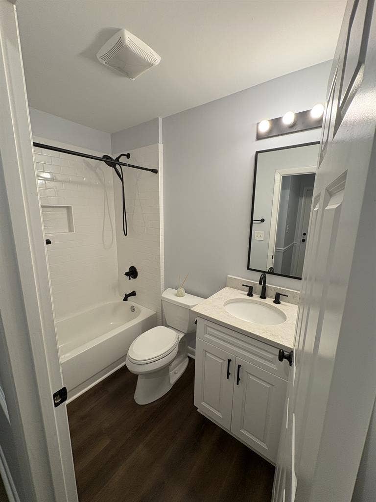 Modern 3 Bed 3.5 Bath House Athens